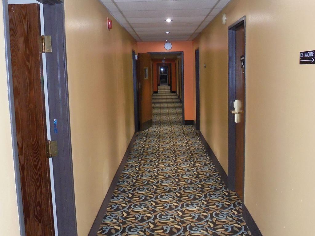 Super 8 By Wyndham Okawville Exterior foto